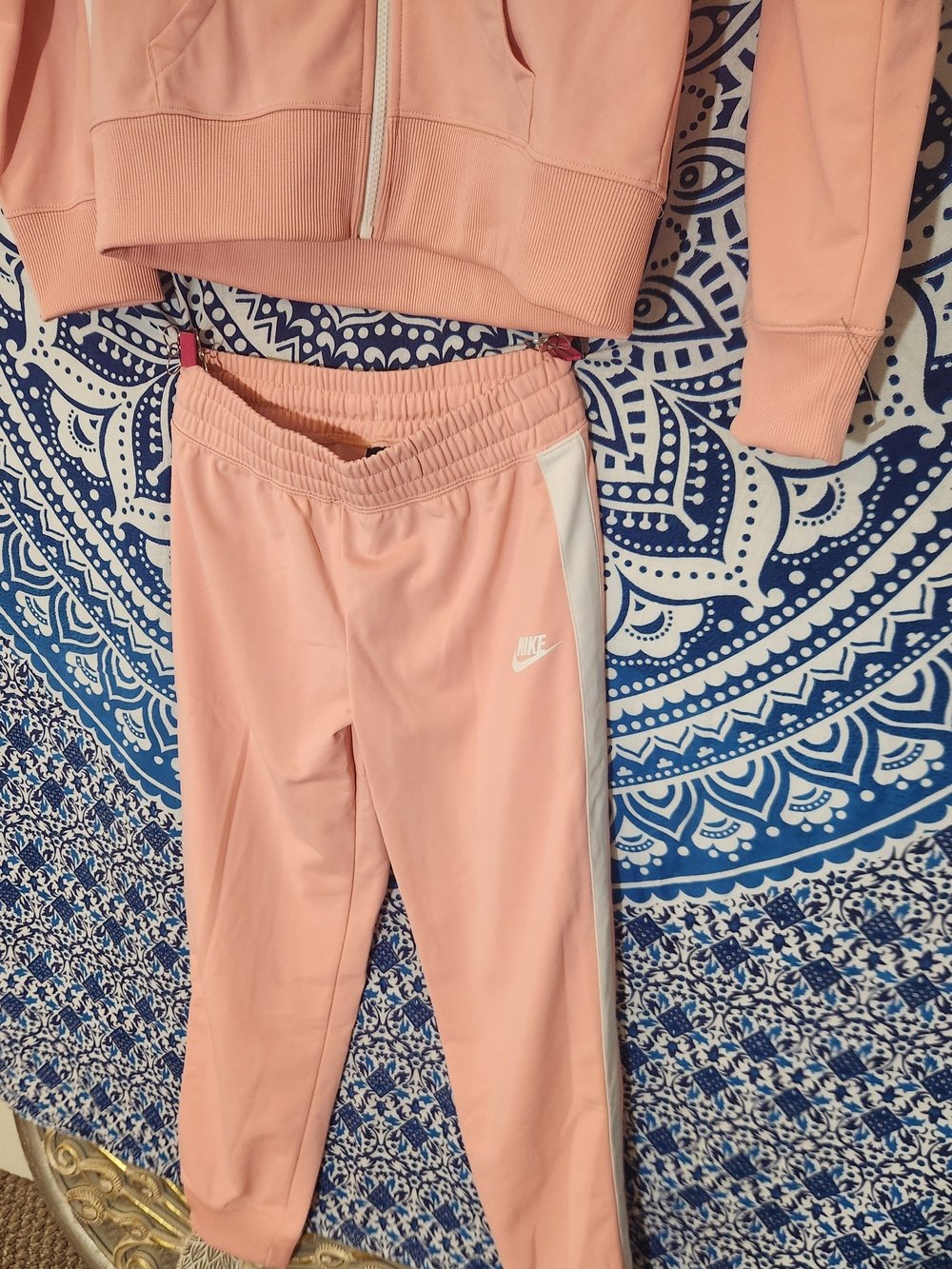 Nike Women’s Pink Full-Zip Jacket - Picture 3 of 10